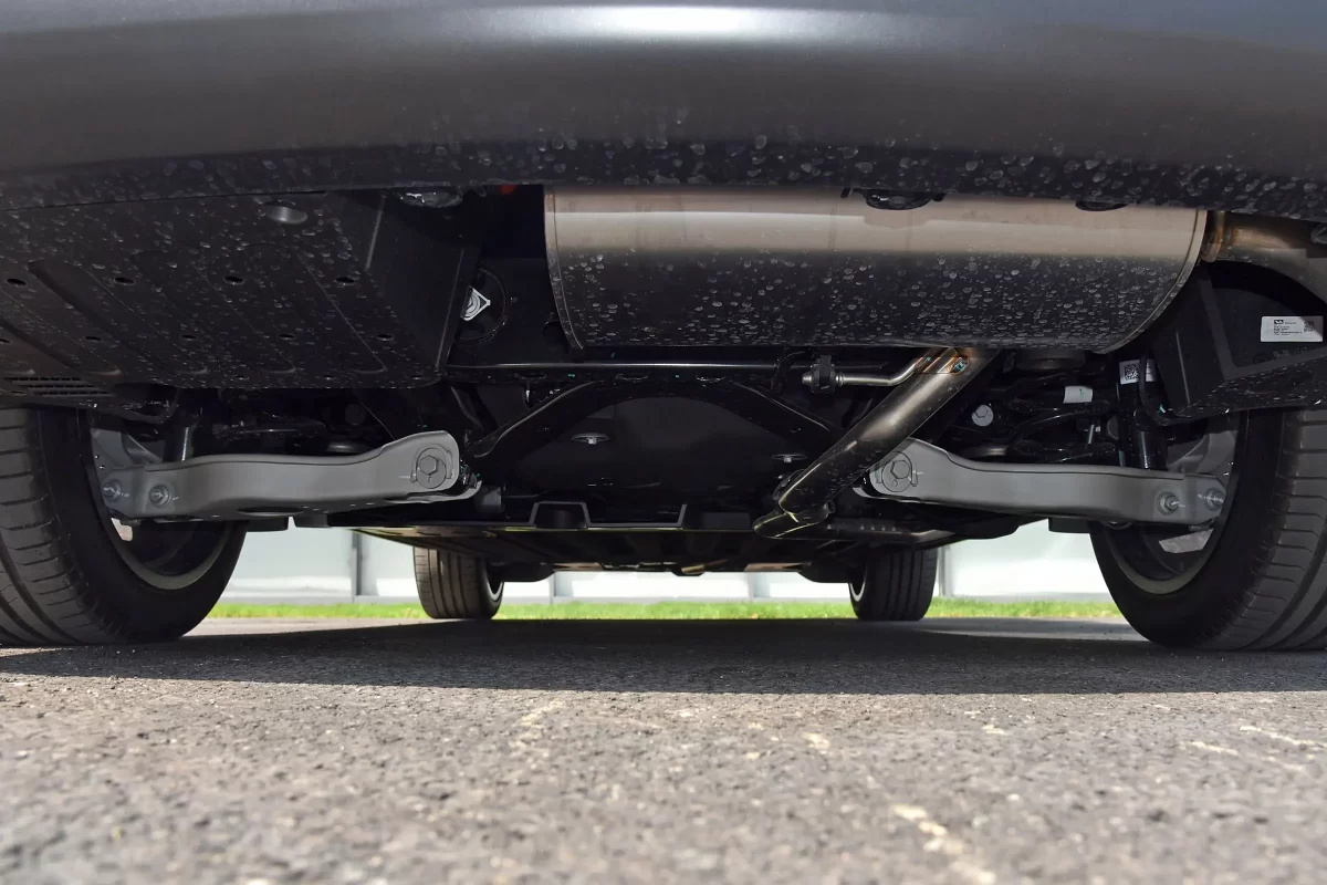 клиренс Ли авто Л6 (днище автомобиля) клиренс Ли авто Л6 (днище автомобиля)