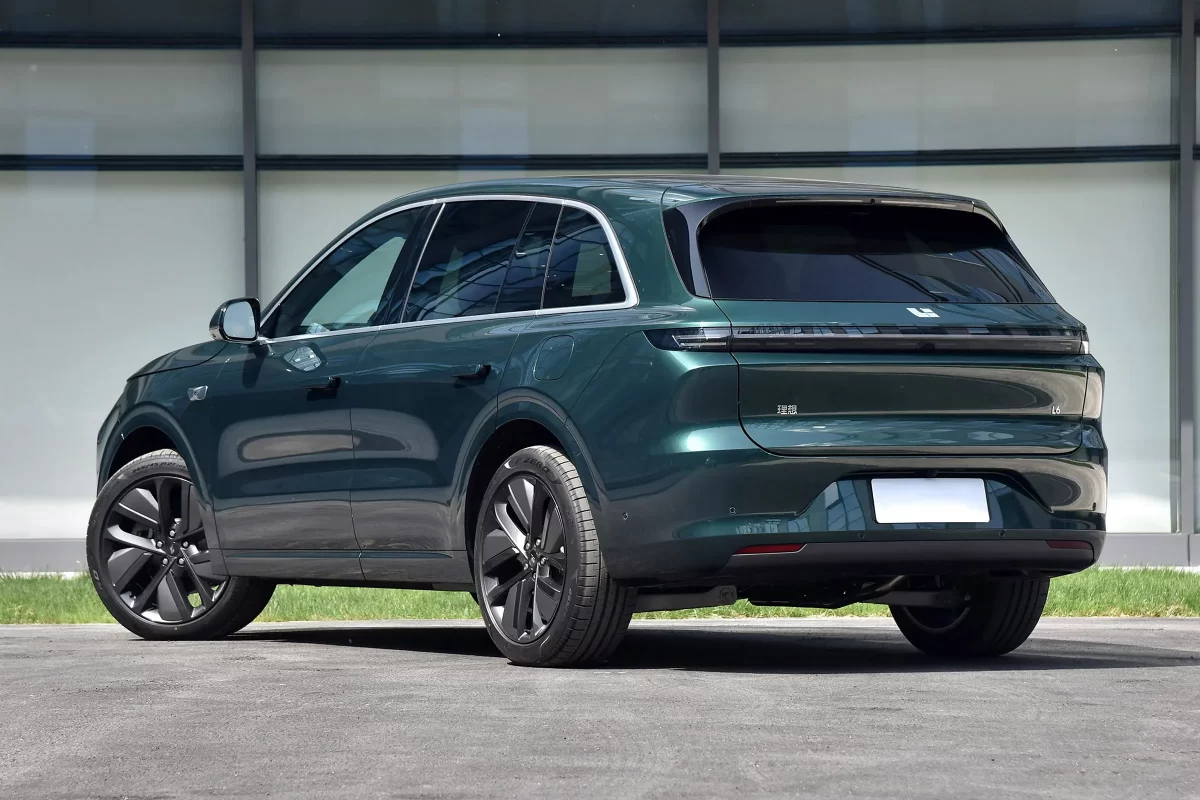 фотография Li Auto L6 (зад) фотография Li Auto L6 (зад)