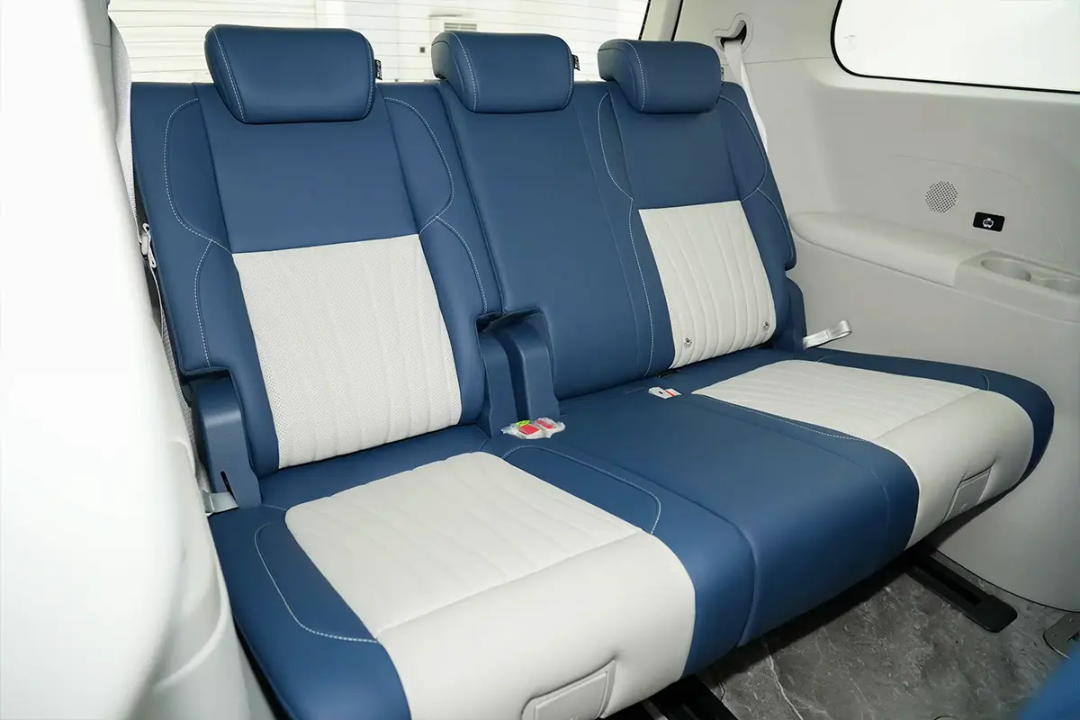 пассажирский диван третьего ряда JAC RF8