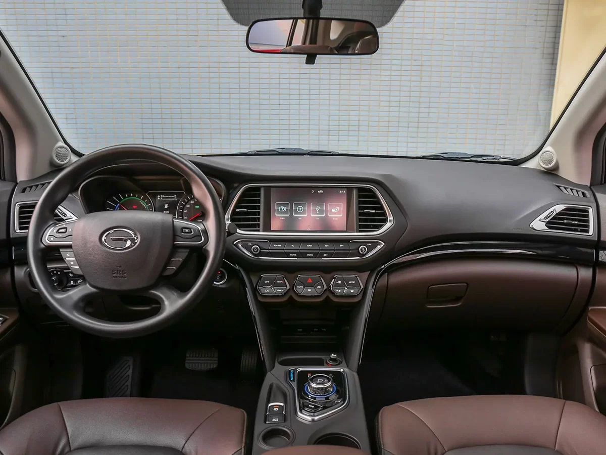 интерьер салона гибридного GAC Trumpchi GS4 2019 PHEV после рестайлинга интерьер салона гибридного GAC Trumpchi GS4 2019 PHEV после рестайлинга
