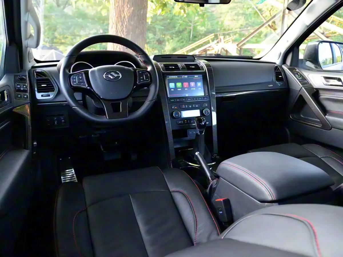 интерьер салона Huanghai N7