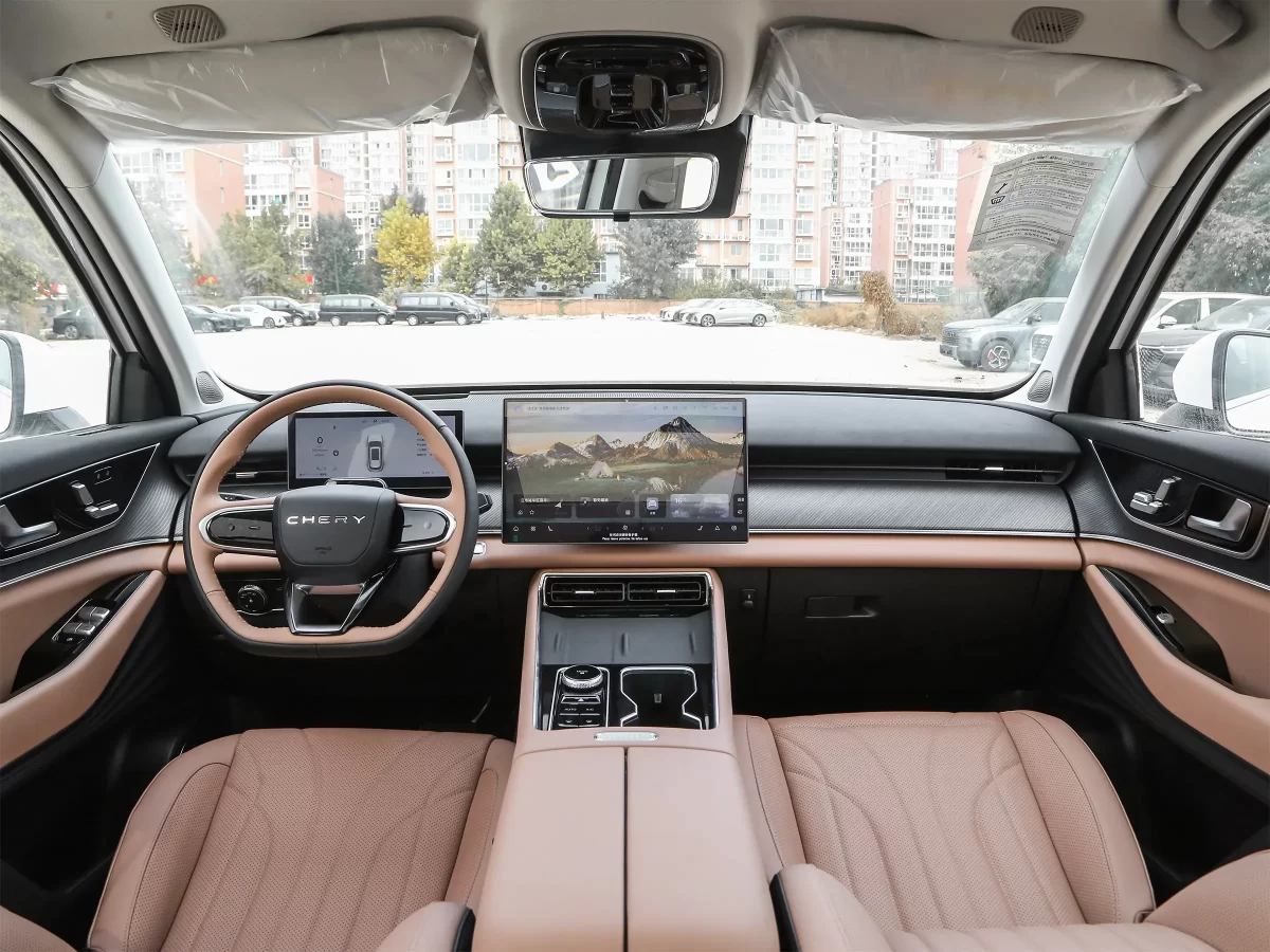 интерьер салона российского Chery Tiggo 9 интерьер салона российского Chery Tiggo 9