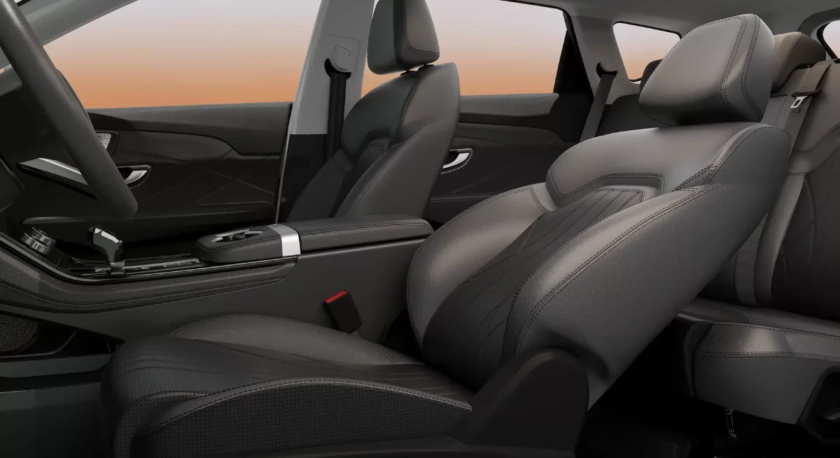 передние кресла Soueast S07