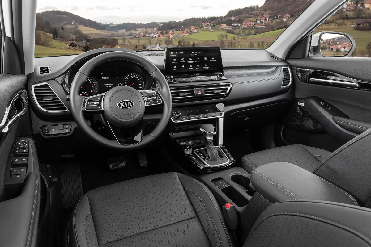 интерьер салона в дорестайлинговом КИА Селтосе интерьер салона в дорестайлинговом КИА Селтосе
