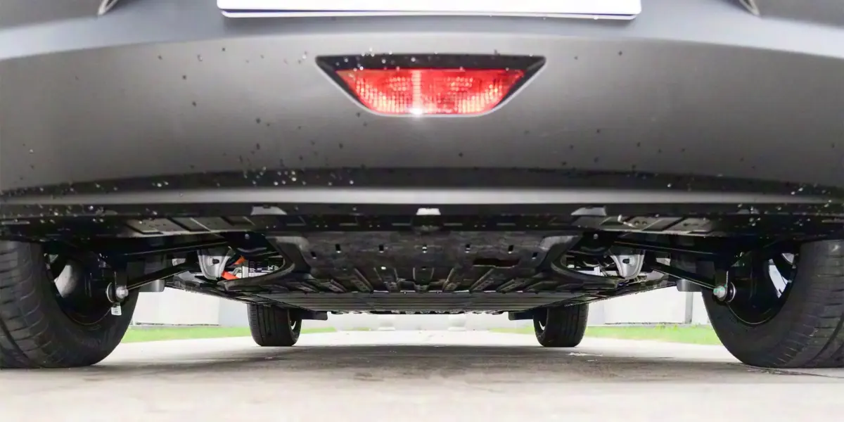 клиренс Geely EX2 (дорожный просвет под днищем)