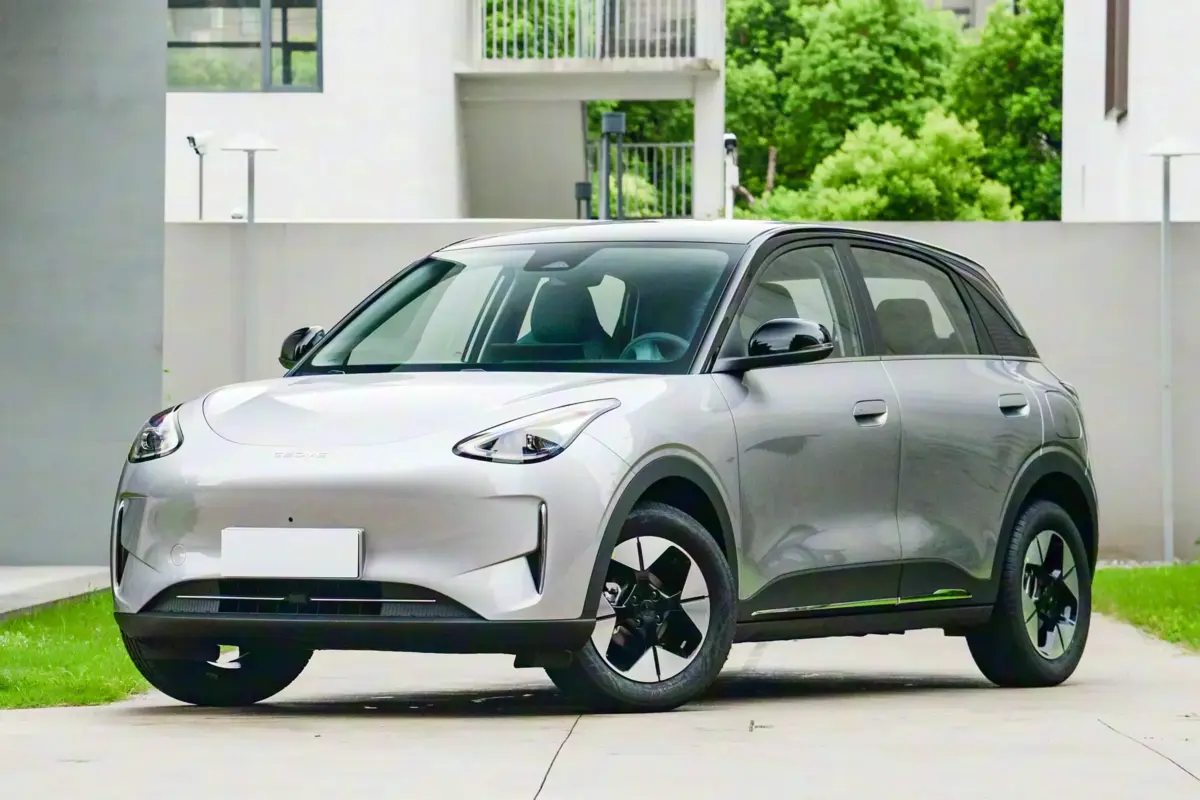 фото Джили ЕХ2