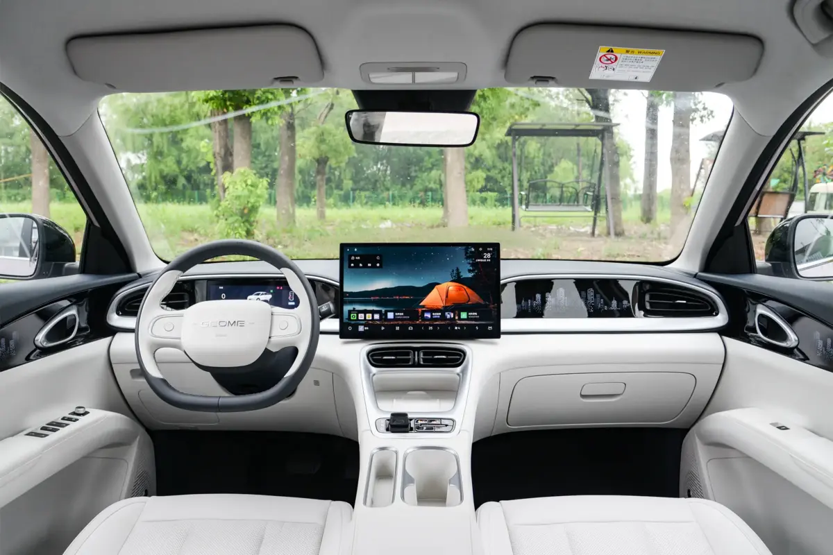 интерьер салона Geely Geome EX2