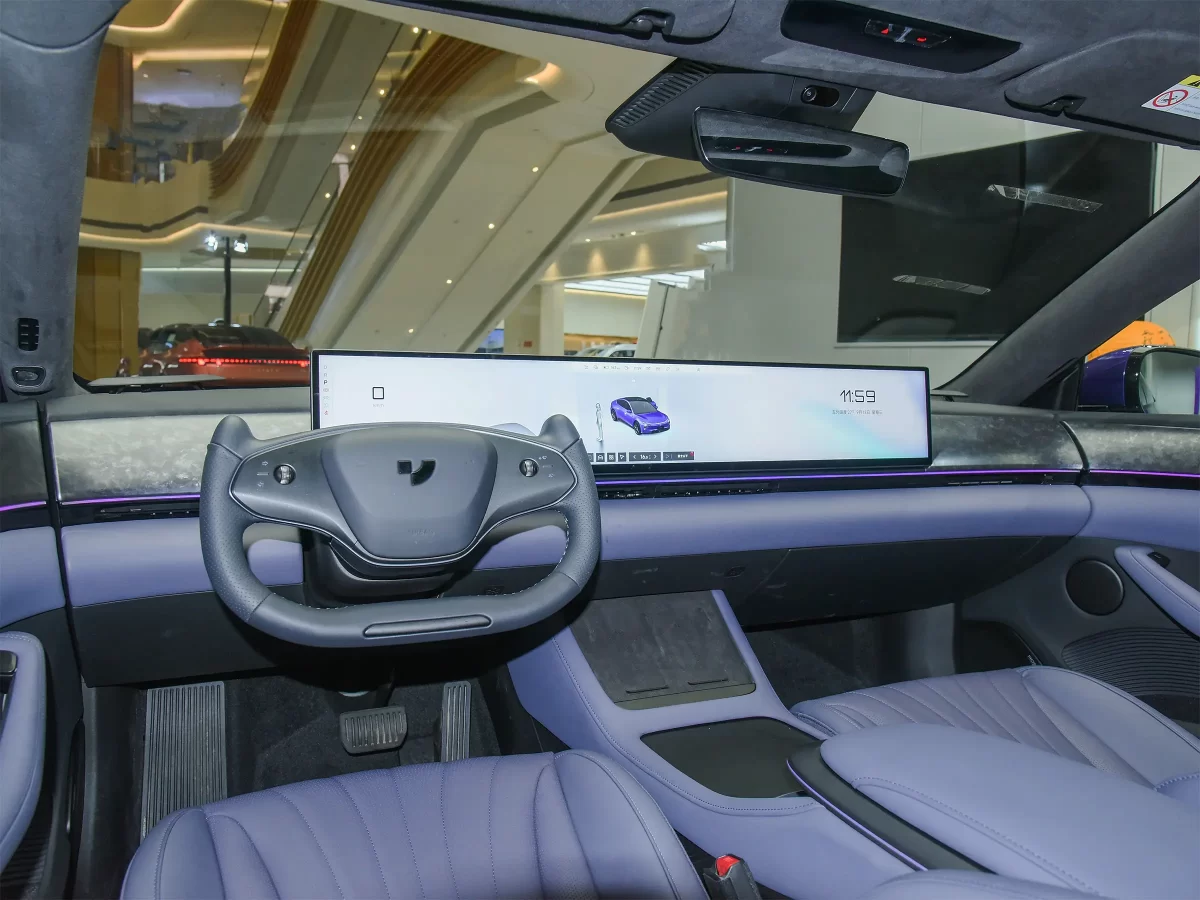 интерьер салона Джиду Робокар 07