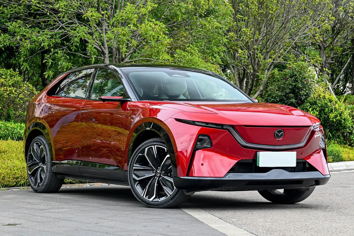 Mazda EZ-60 (вид спереди)