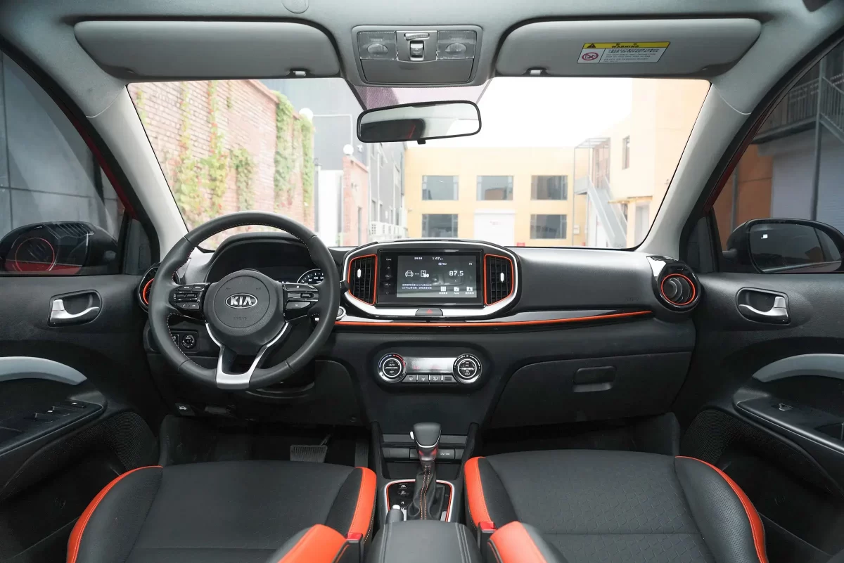 интерьер салона KIA KX1 интерьер салона KIA KX1