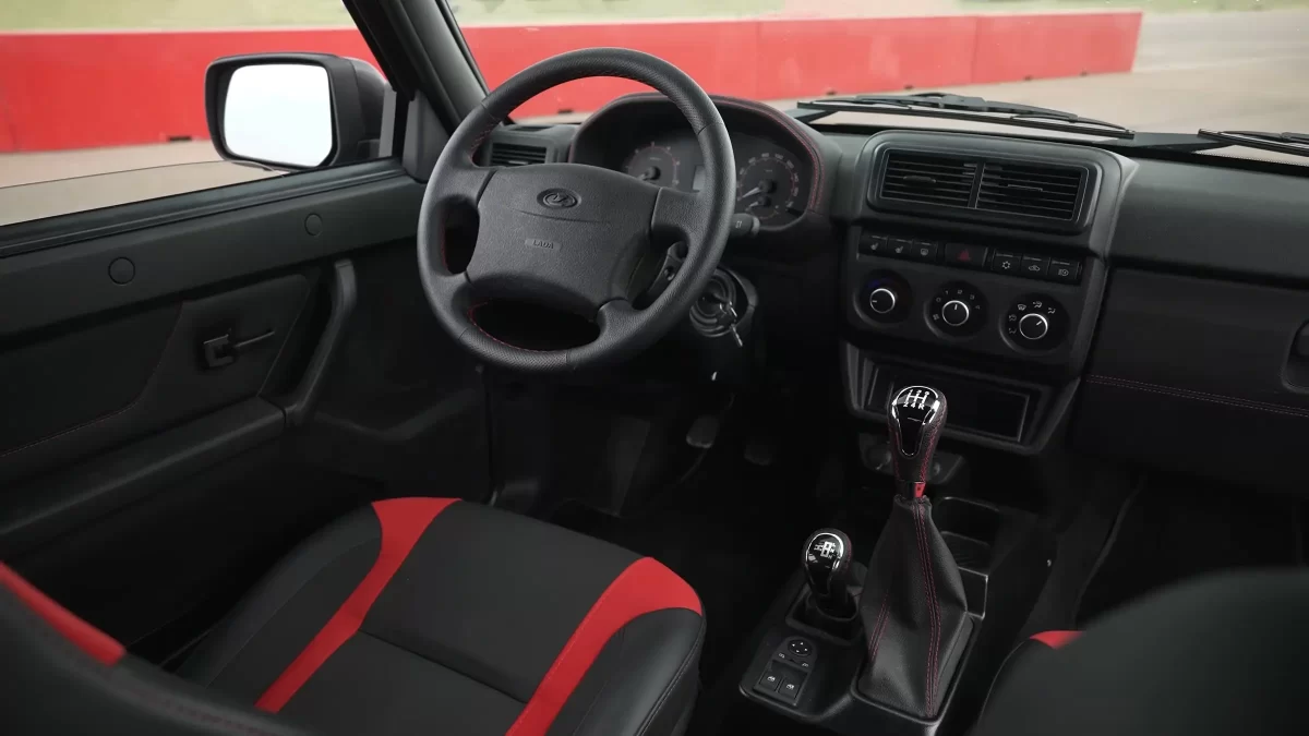 интерьер салона LADA Niva Sport