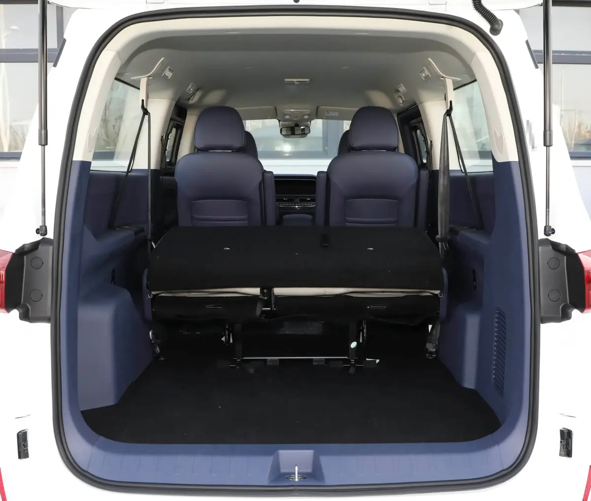 багажный отсек минивэна BAW MPV (Ruisheng Wangpai/Ace M7)