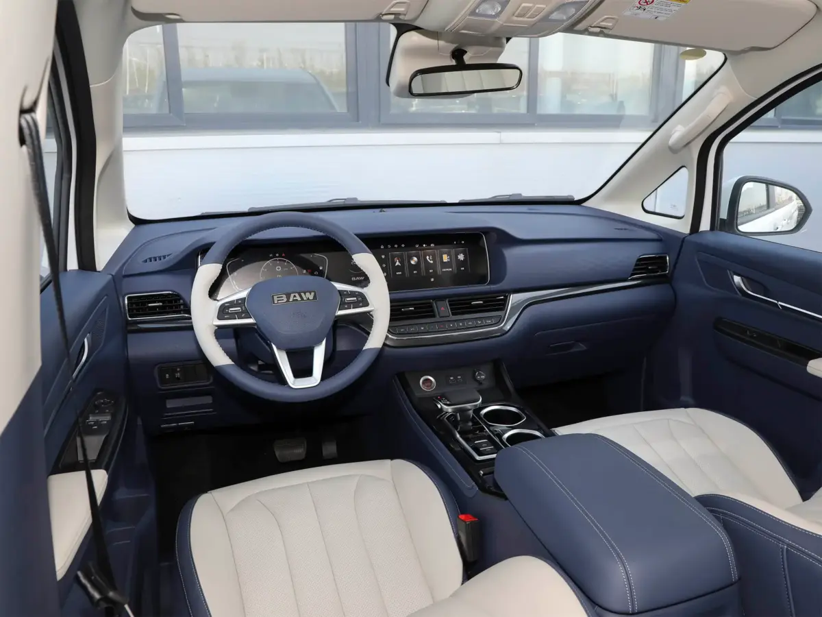 интерьер салона BAW MPV (Ruisheng Wangpai/Ace M7)