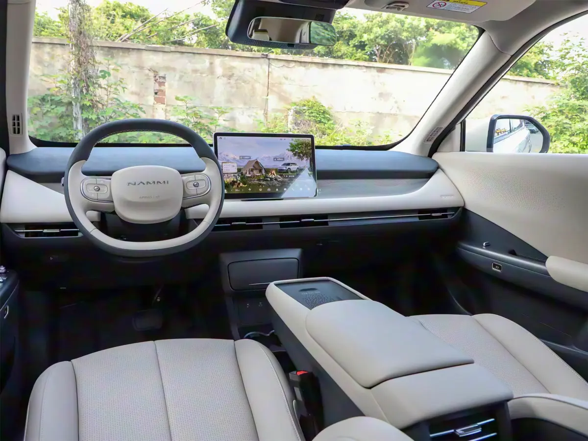 интерьер салона Виго от Донгфенга