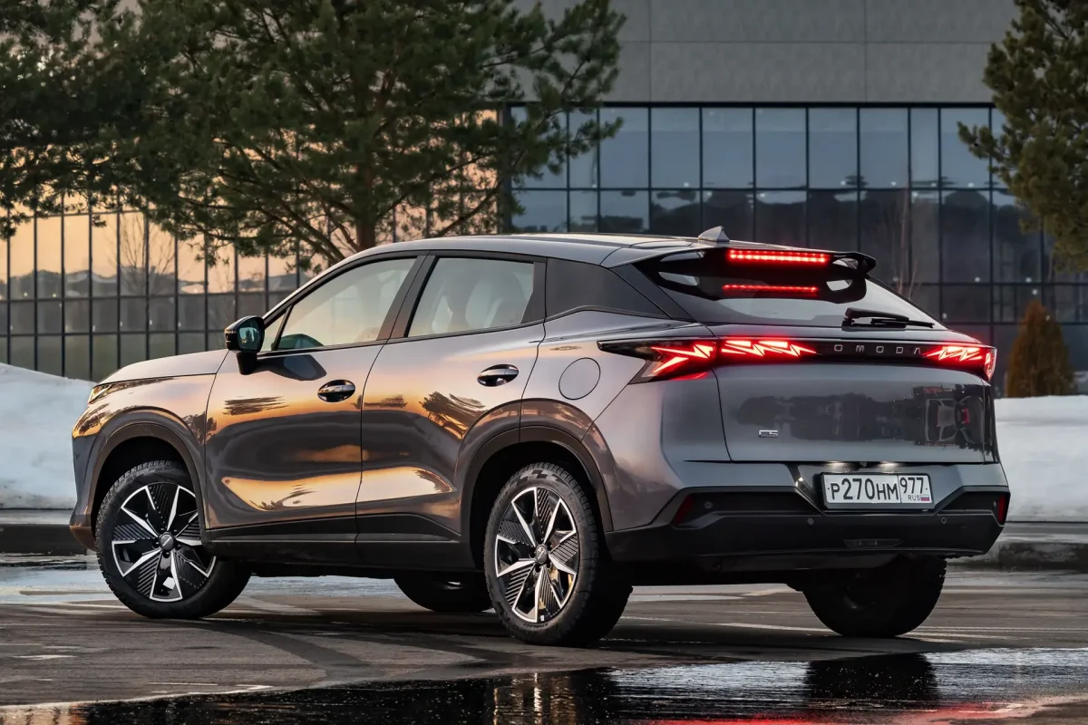фотография Omoda C5 II (вид сзади)