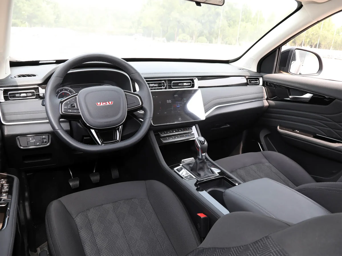 интерьер салона VGV U70 Plus